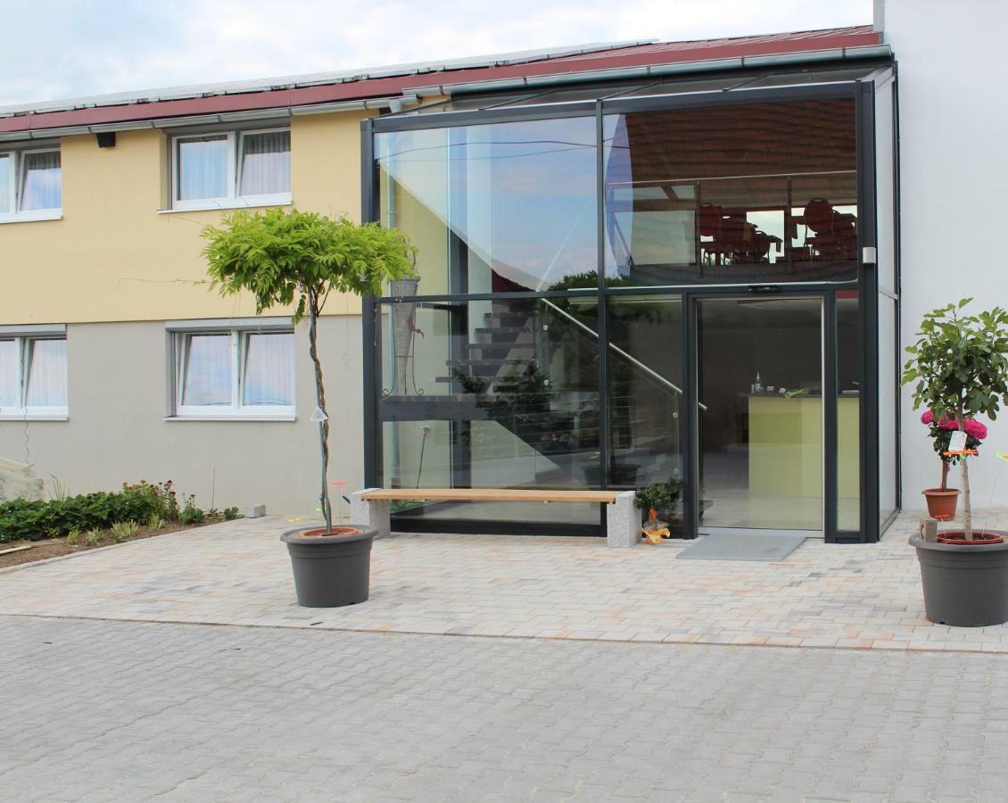Helmers Gaestehaus Gempfing Exterior photo